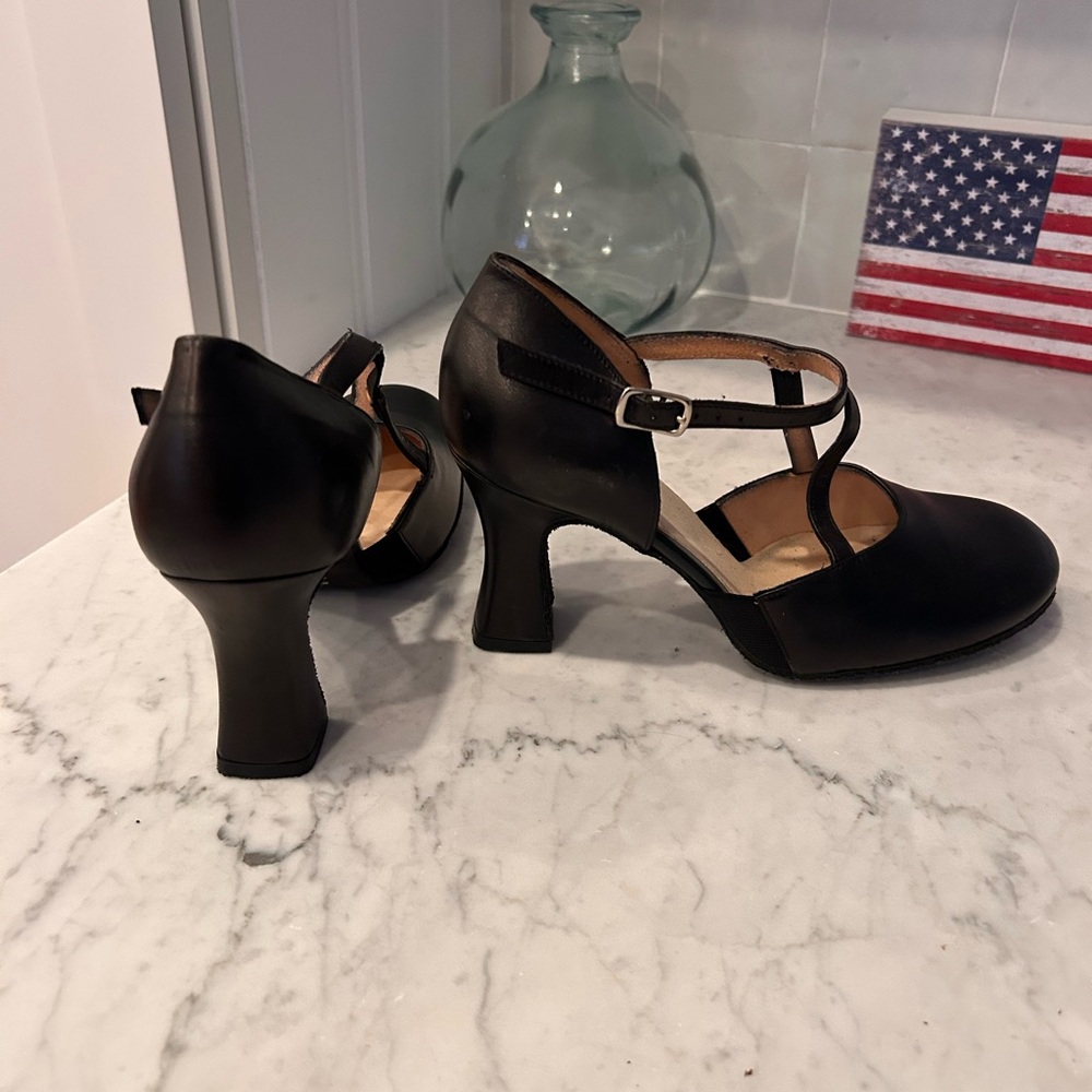 LaDuca 3” Alexis NWT ~ Never Worn 🖤
